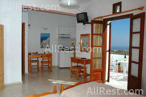 Manos Villa 9